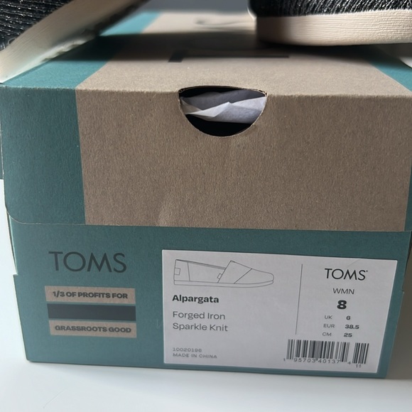 Toms Alpargata shoe…Women’s size 8…NIB - Picture 2 of 4